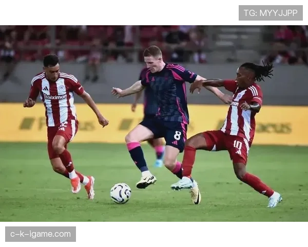 足坛新星闪耀赛场,年轻球员崛起引燃未来期待 足坛新星闪耀赛场,年轻球员崛起引燃未来期待