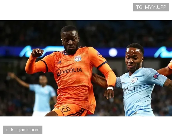 门迪一对一防守能力出众，助球队后防线稳如磐石