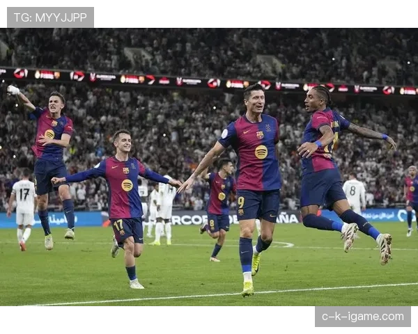 西甲争冠白热化:巴萨皇马巅峰对决引爆赛季焦点 西甲争冠白热化:巴萨皇马巅峰对决引爆赛季焦点