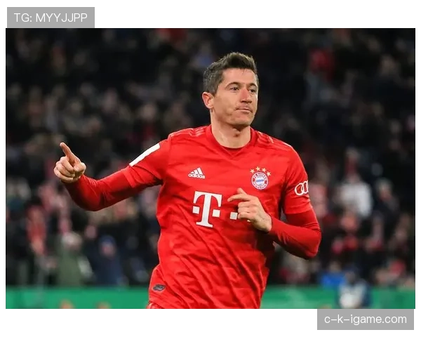 莱万多夫斯基德甲进球纪录再创历史,状态持续提升成为联赛传奇人物