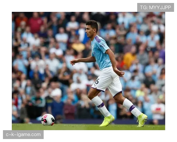 曼城球迷盛赞罗德里：中场核心表现稳健备受期待