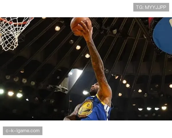 扎伊恩突破能力提升拉开内线空间，助黄蜂进攻效率明显改善