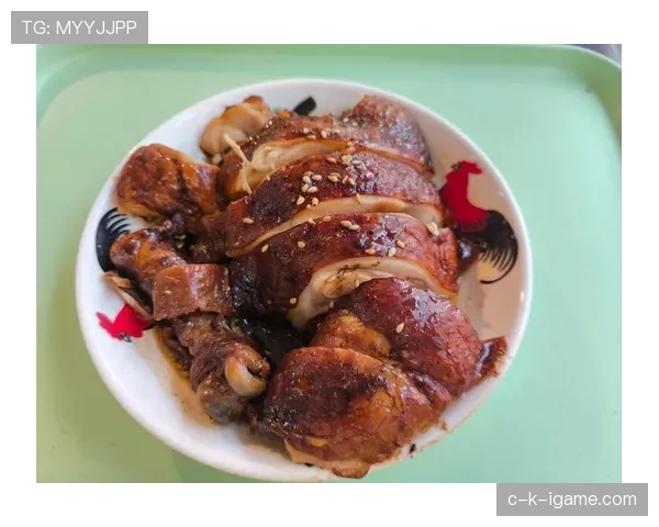 唐佳豪训练完直接啃鸡腿？这自律程度我真看不懂了